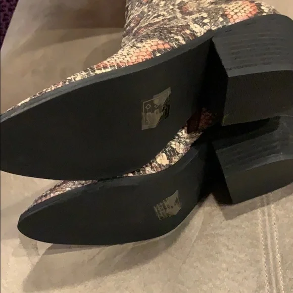 Catherine Malandrino Rocko Snake Multi color boots - Picture 7 of 11